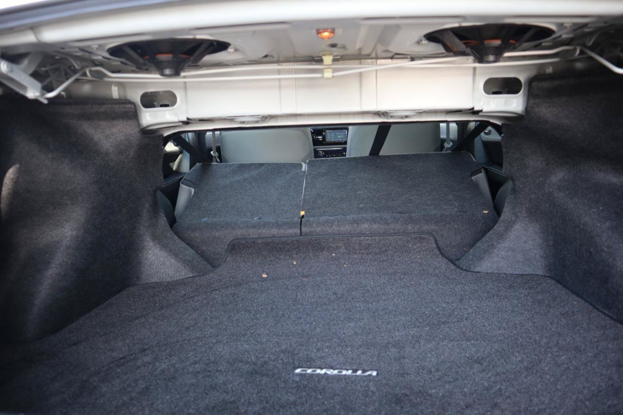 Used 2015 Toyota Corolla LE FWD image 41
