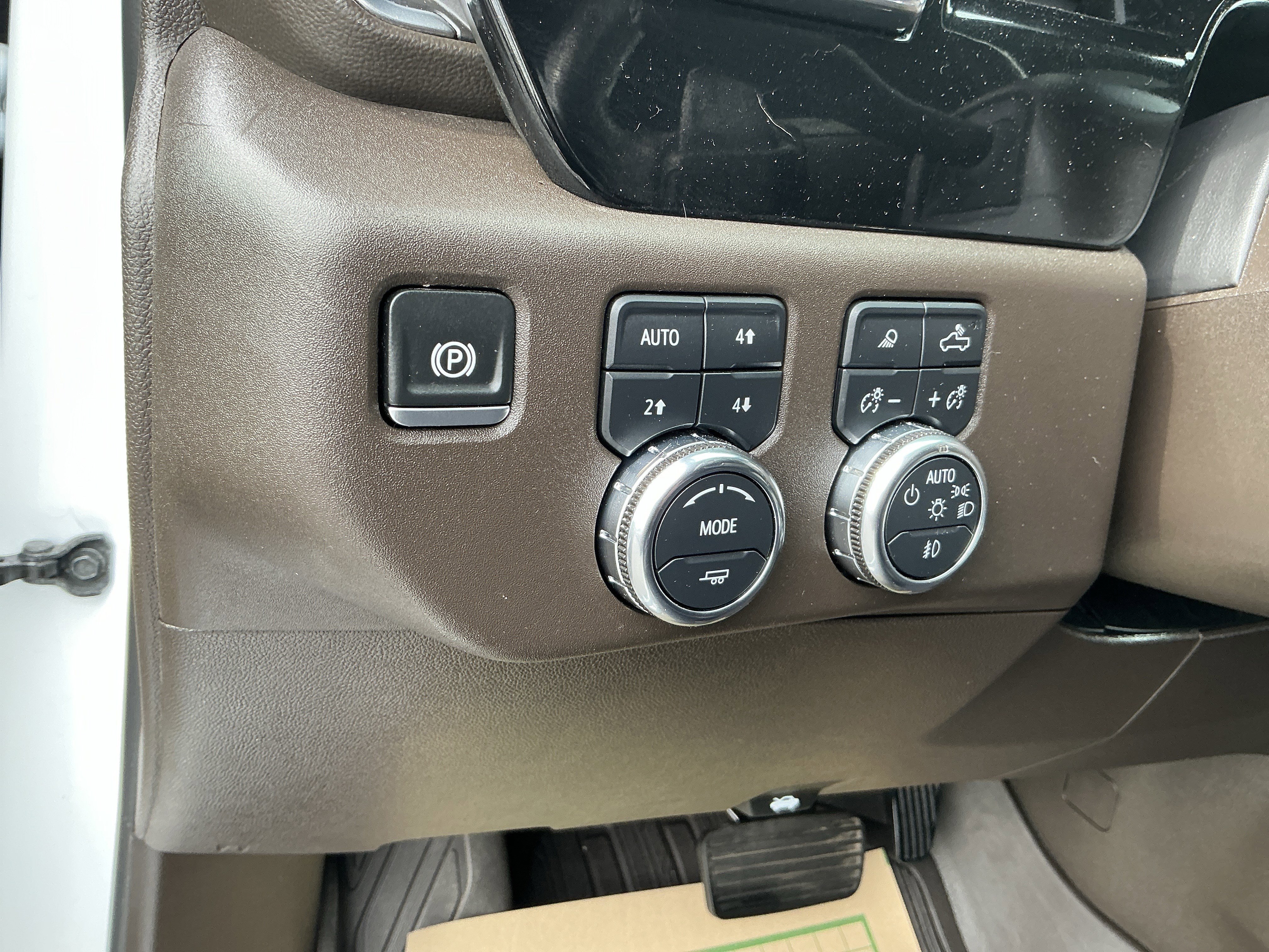 Used 2024 GMC Sierra 1500 SLT w/ SLT Premium Plus Package AWD/4WD image 17