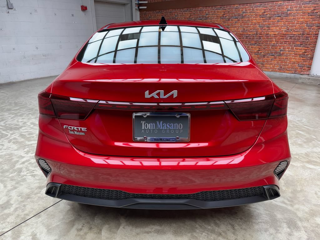 Used 2023 Kia Forte LXS w/ LXS Technology Package FWD image 4