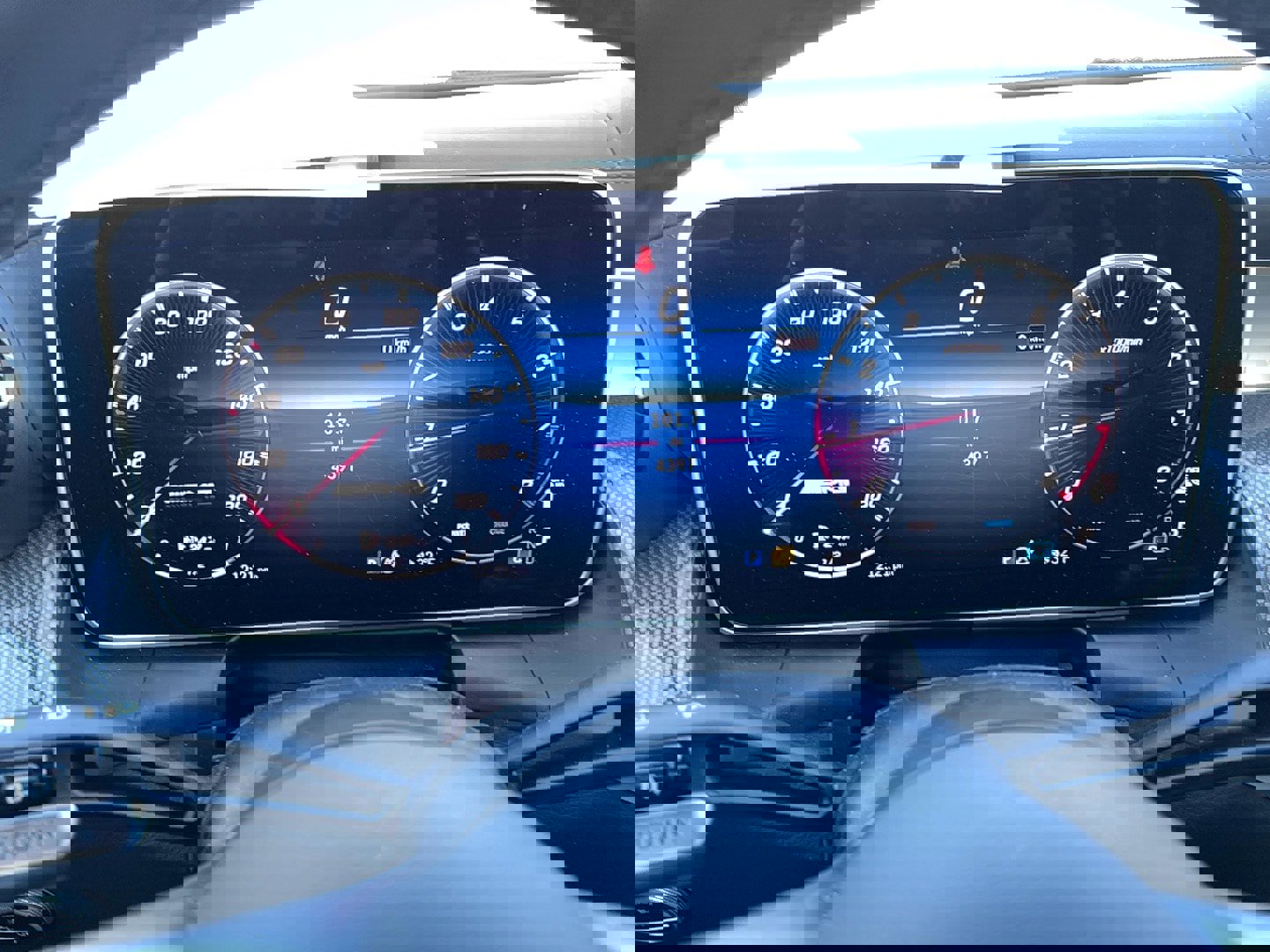 Used 2025 Mercedes-Benz GLC 43 AMG 4MATIC image 13