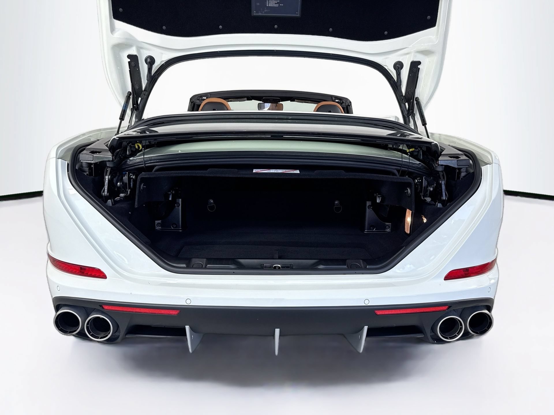 Certified 2017 Ferrari California T RWD image 27