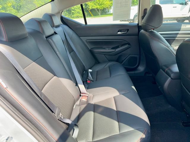 Used 2024 Nissan Altima 2.5 SR FWD image 10