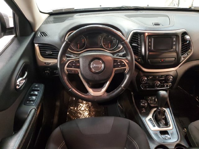 Used 2016 Jeep Cherokee Latitude AWD/4WD image 15
