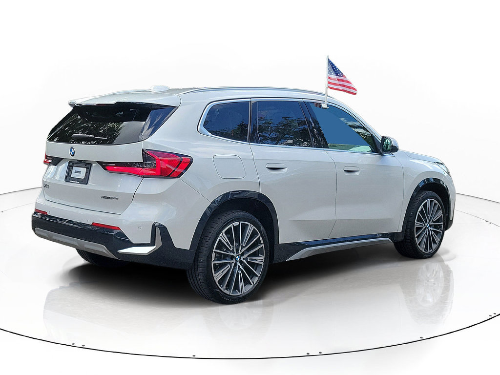 Used 2024 BMW X1 xDrive28i w/ Premium Package AWD/4WD image 3