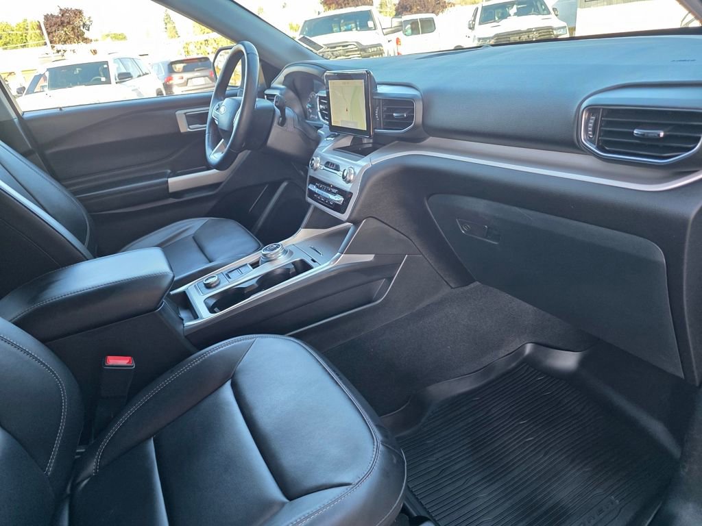 Used 2023 Ford Explorer XLT w/ Equipment Group 202A image 26