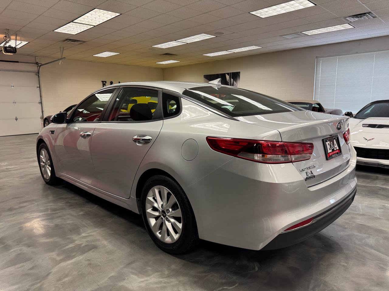 Used 2017 Kia Optima LX FWD image 13