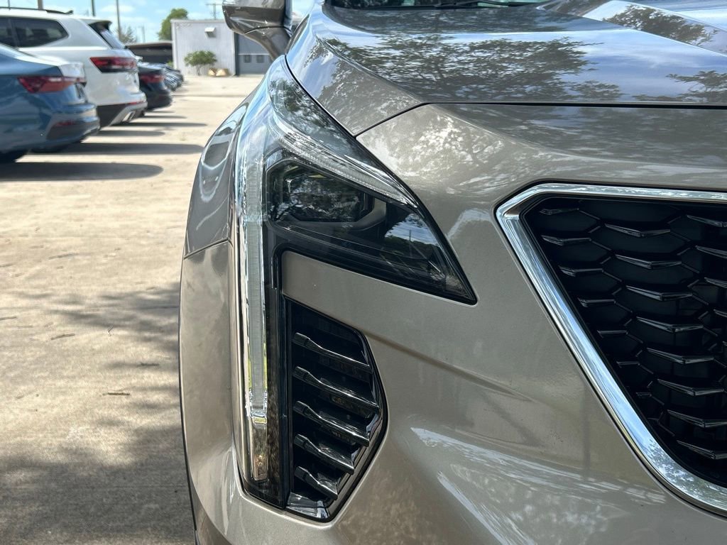 Used 2023 Cadillac XT4 Sport FWD image 43