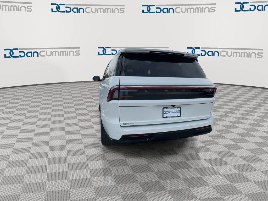 New 2026 Lincoln Navigator Reserve w/ Jet Appearance Package AWD/4WD image 7