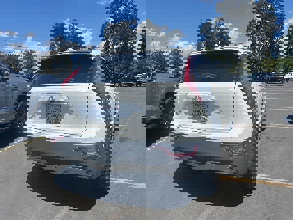 Used 2023 Kia Niro Wave w/ Wave Preserve Package image 3