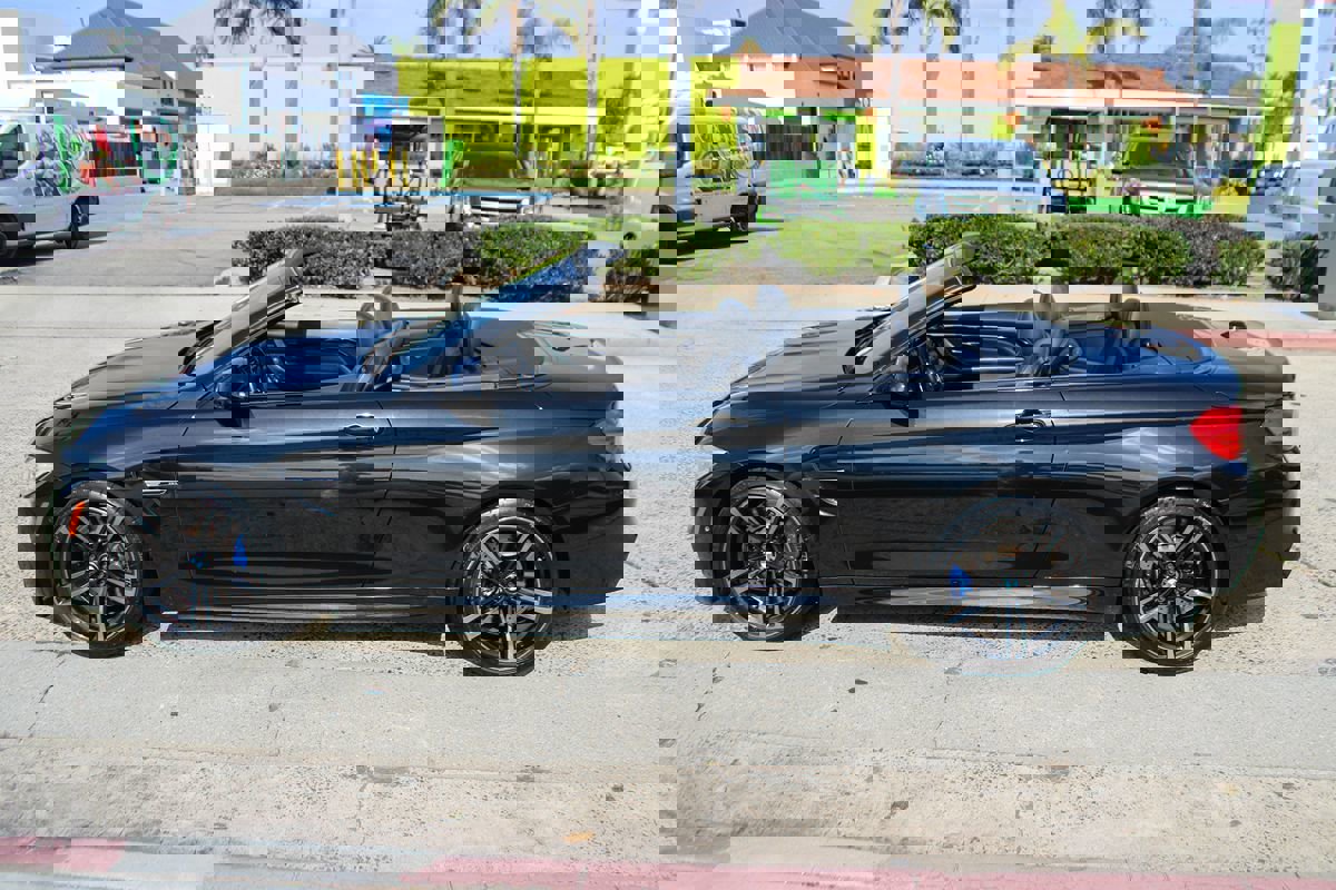 Used 2015 BMW M4 Convertible image 17