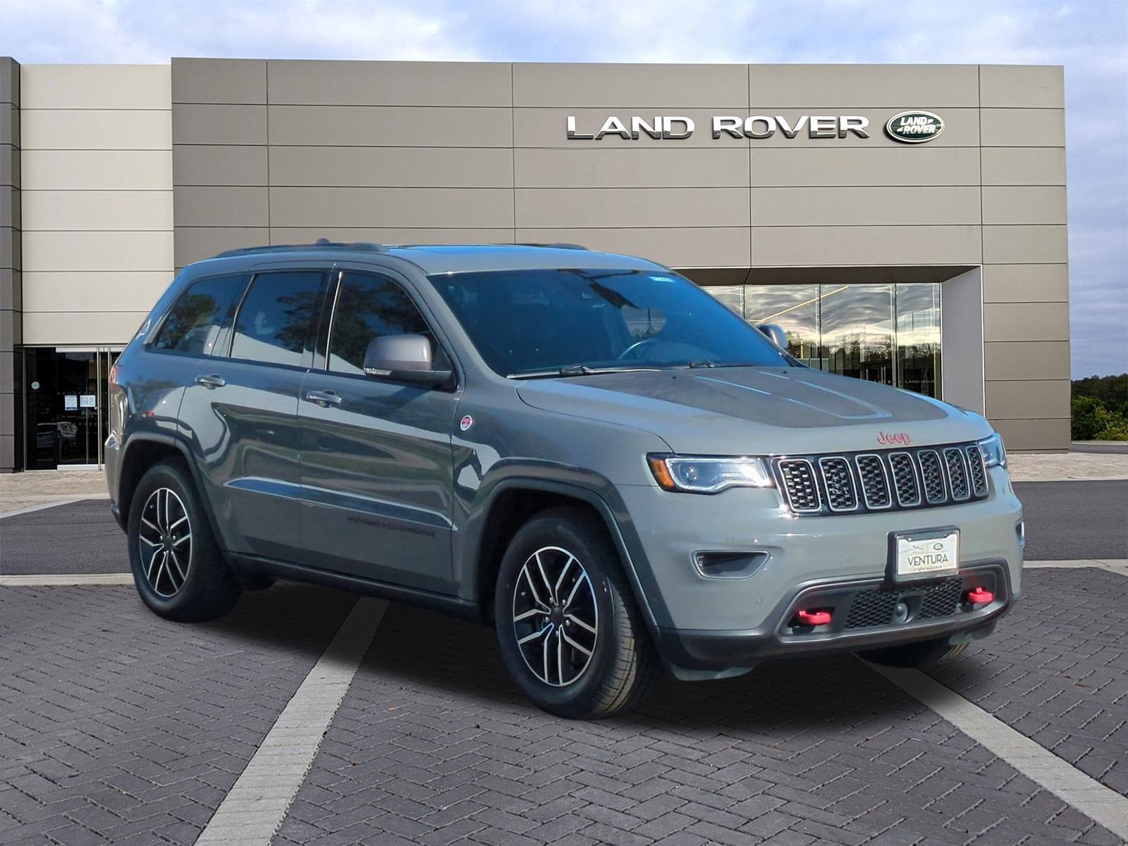 Used 2021 Jeep Grand Cherokee Trailhawk w/ Trailhawk Luxury Group image 3