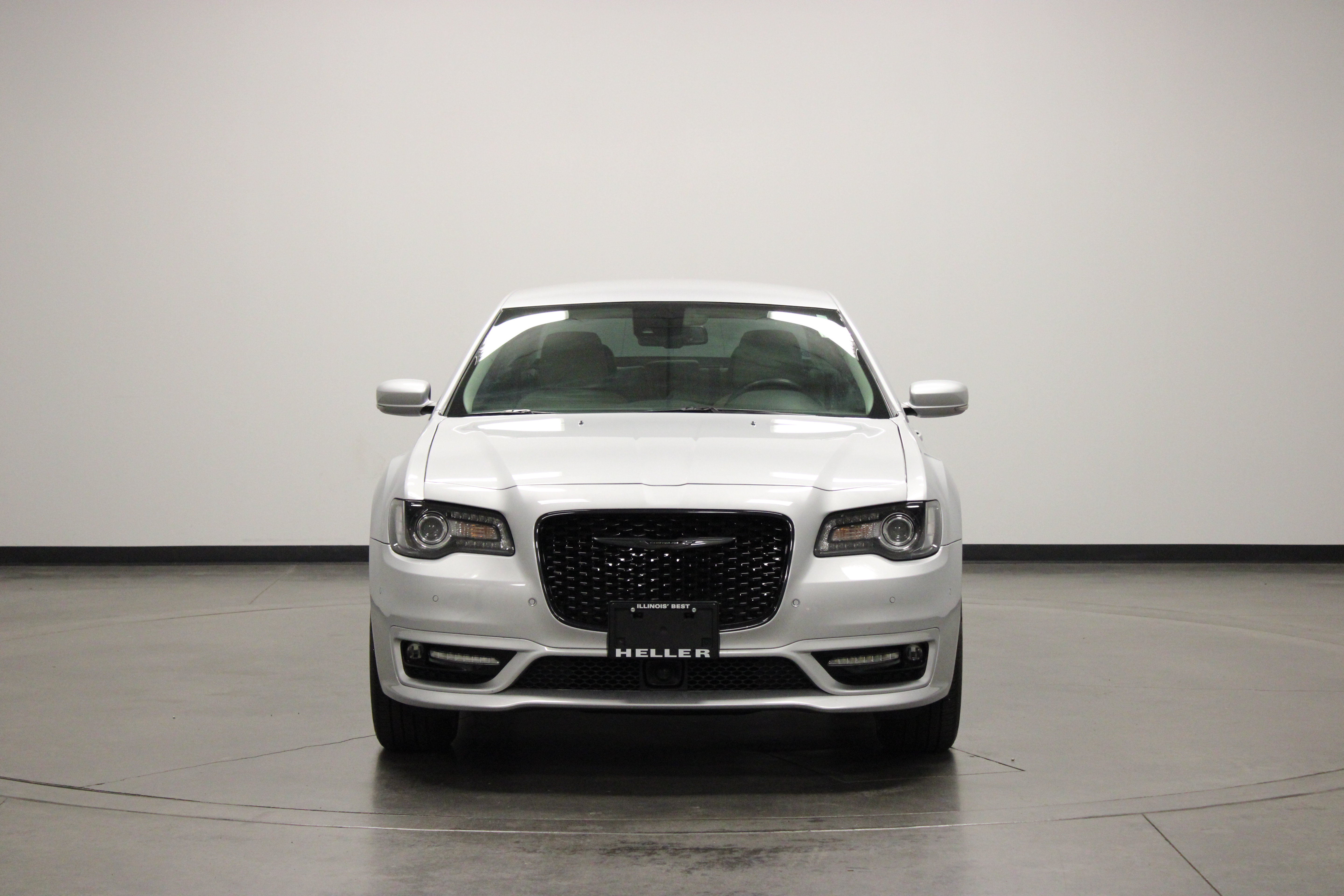 Used 2022 Chrysler 300 Touring L w/ Safetytec Plus Group AWD/4WD image 3