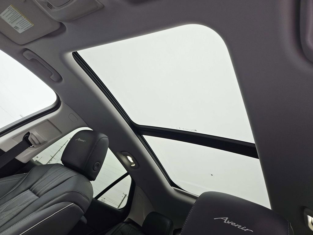 New 2026 Buick Envision Avenir image 9