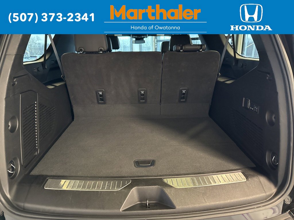 Used 2025 GMC Yukon XL Denali image 15