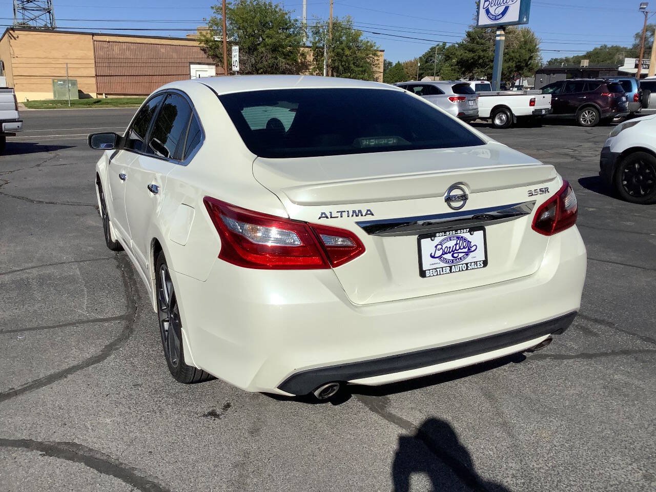 Used 2017 Nissan Altima 3.5 SR FWD image 16