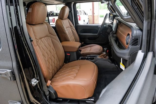 Used 2025 Jeep Gladiator Rubicon w/ Safety Group AWD/4WD image 92