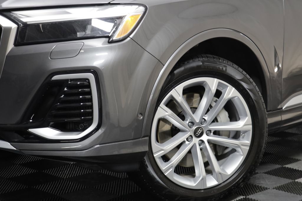 Used 2025 Audi Q7 3.0T Premium Plus w/ Premium Plus Package AWD/4WD image 3