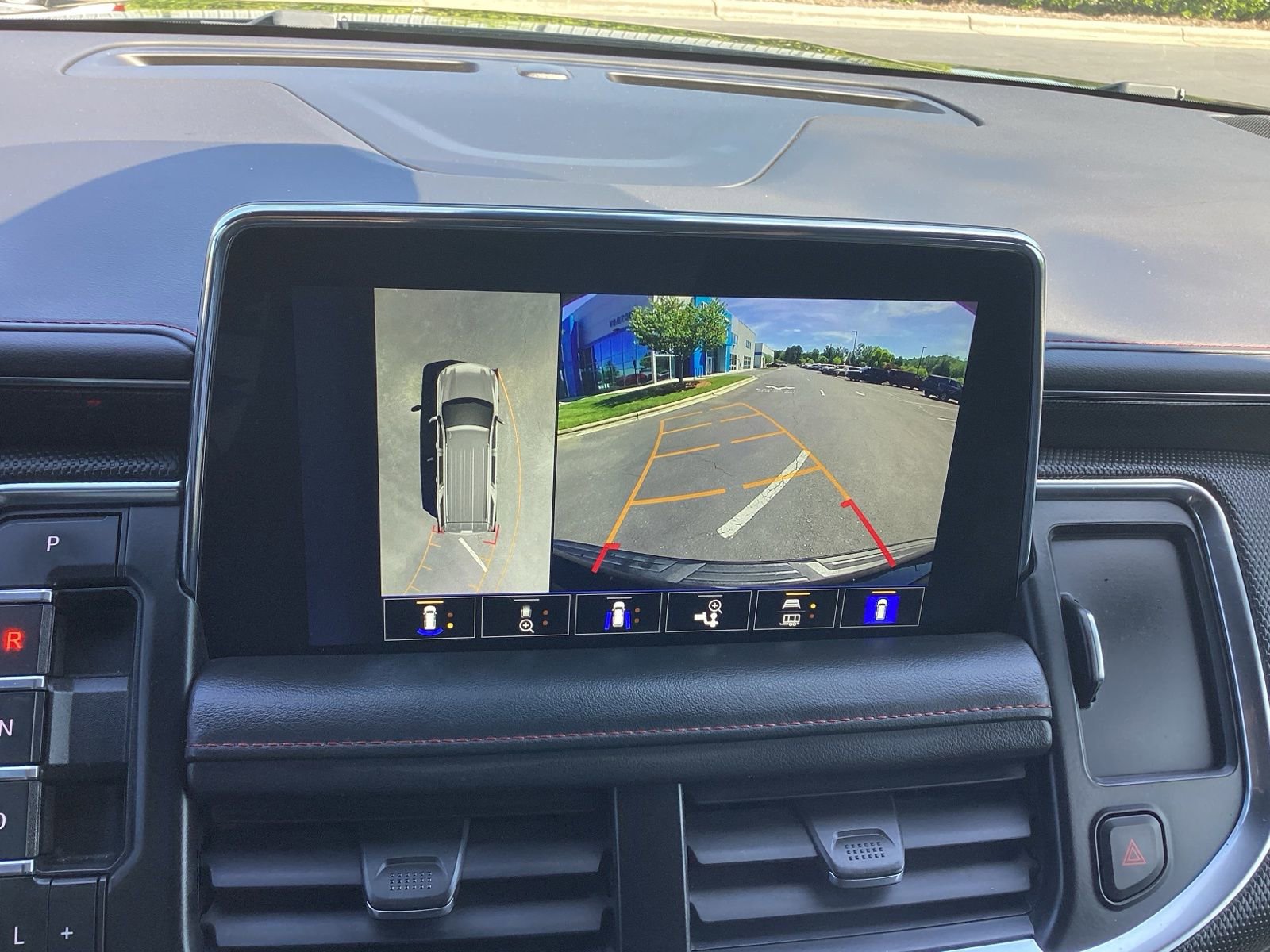 Used 2022 Chevrolet Tahoe RST w/ Sport Performance Package image 16