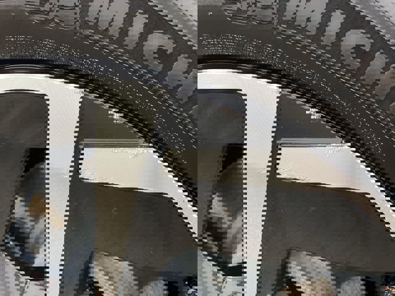 Used 2024 Chevrolet Equinox EV LT image 32