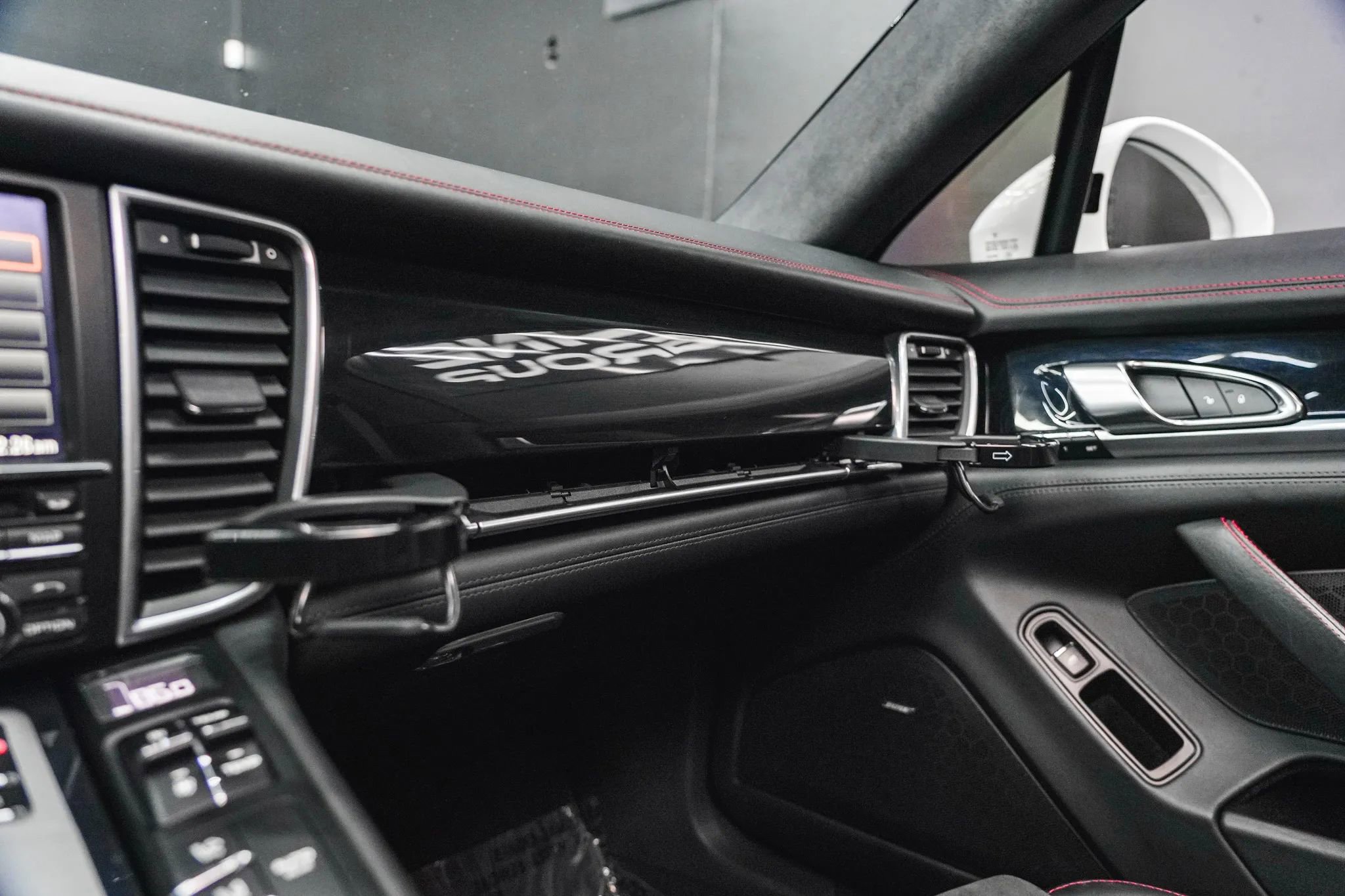 Used 2015 Porsche Panamera GTS w/ Premium Package Plus image 78