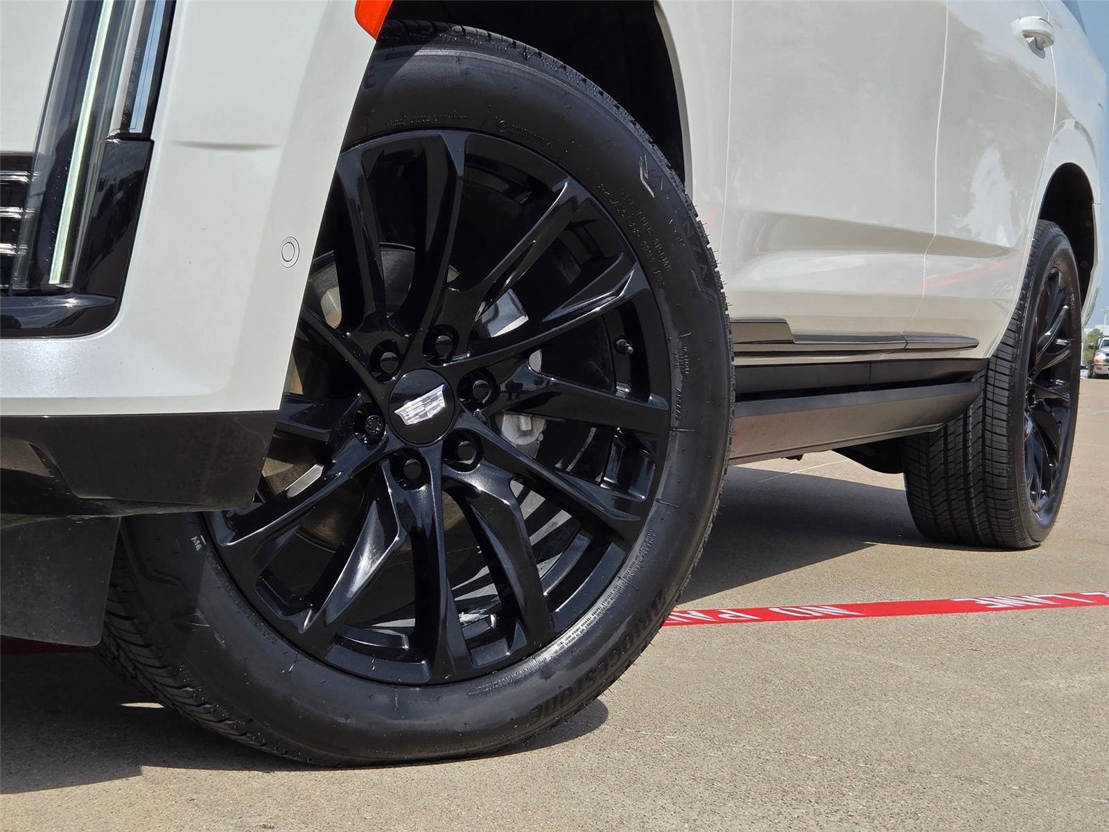 Used 2023 Cadillac Escalade Sport w/ LPO, ONYX Package AWD/4WD image 8