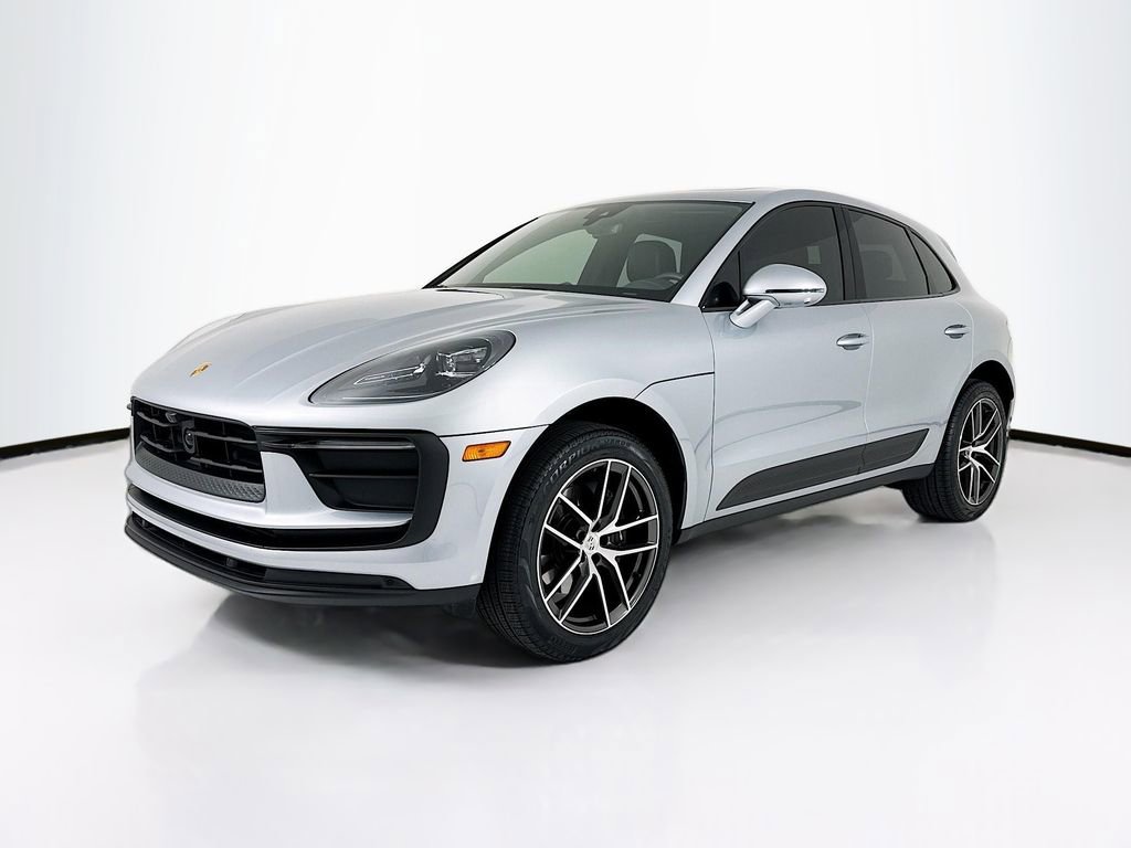 Certified 2025 Porsche Macan AWD/4WD video 1