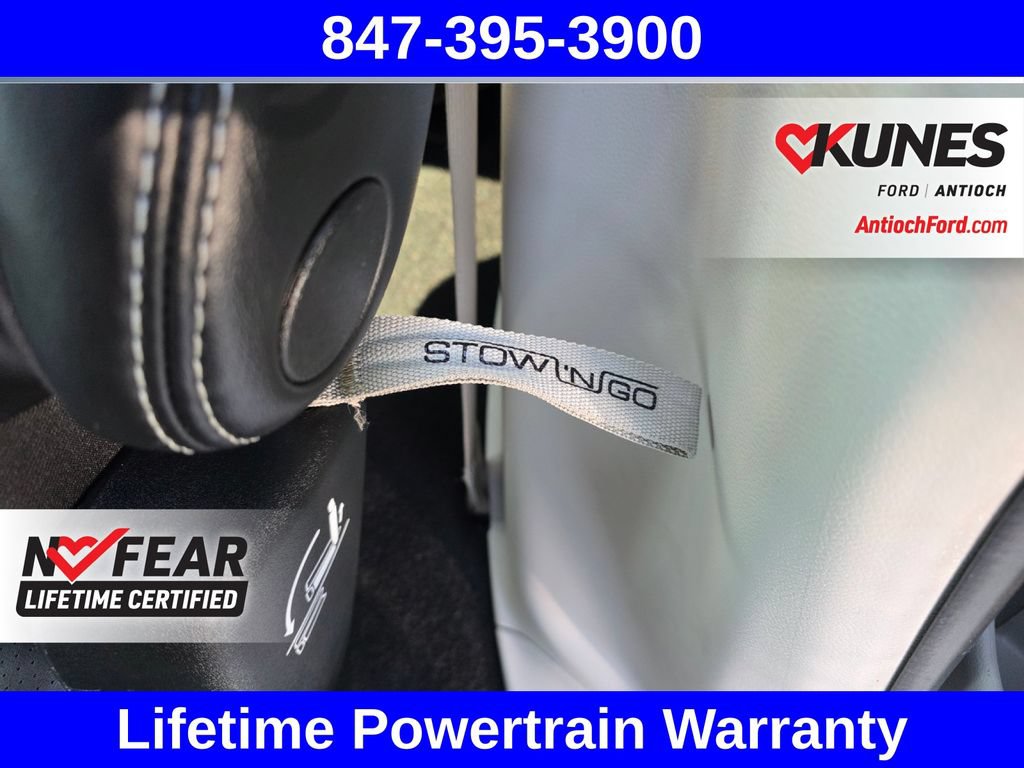 Used 2023 Chrysler Pacifica Touring-L FWD image 25