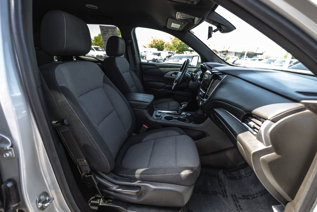 Used 2022 Chevrolet Traverse LT AWD/4WD image 27