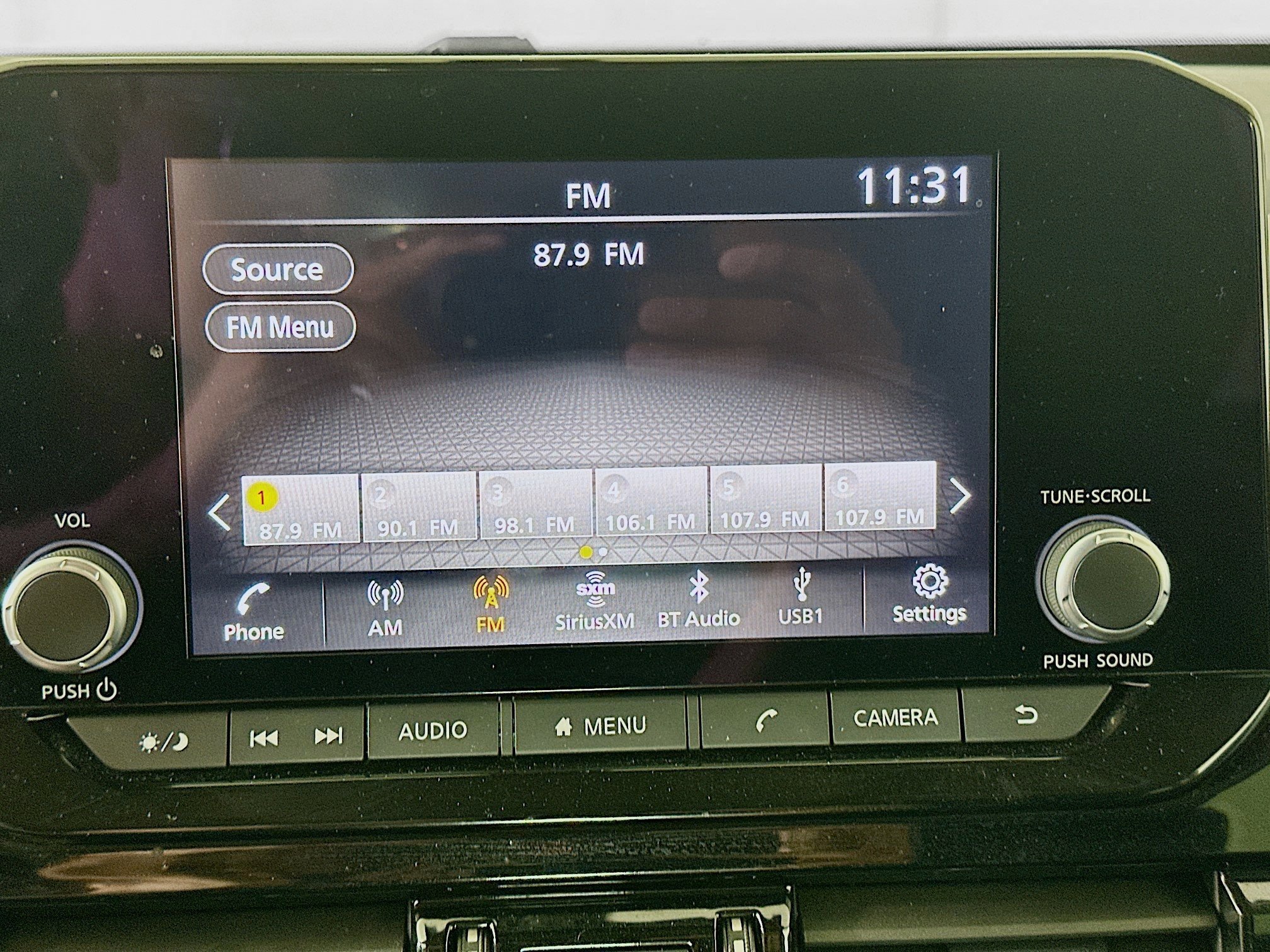 Used 2025 Nissan Pathfinder SV FWD image 21