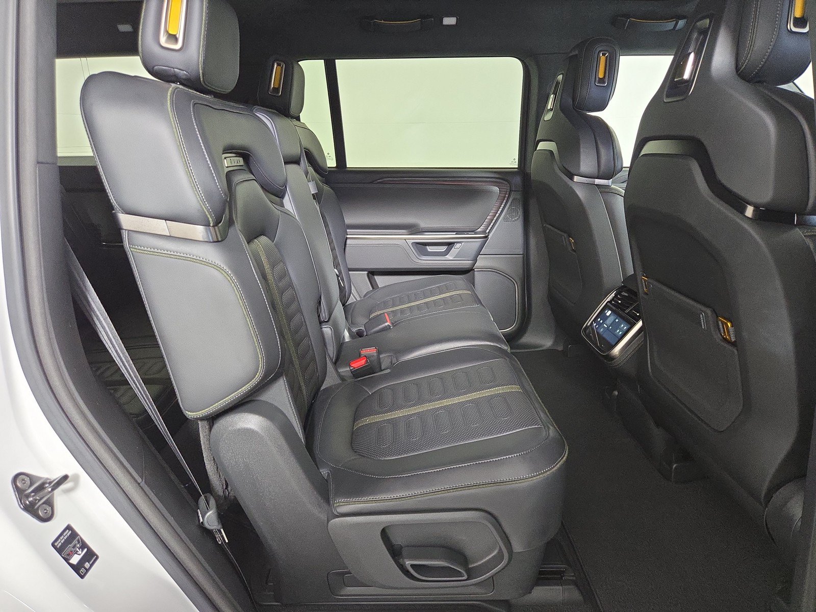 Used 2025 Rivian R1S Adventure AWD/4WD image 23