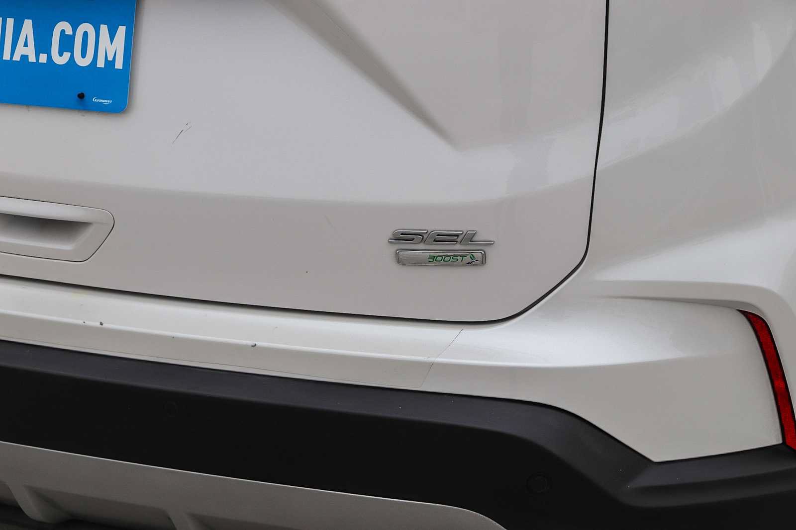 Used 2019 Ford Edge SEL w/ Equipment Group 201A FWD image 9