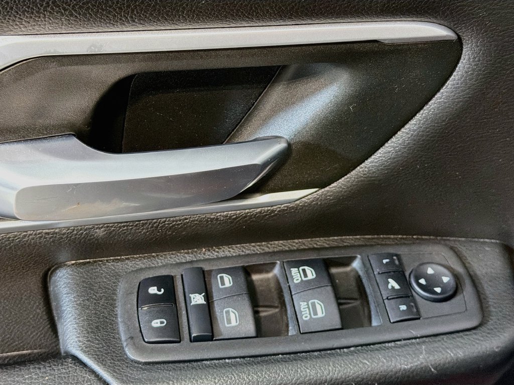 Used 2023 RAM 1500 Big Horn AWD/4WD image 19