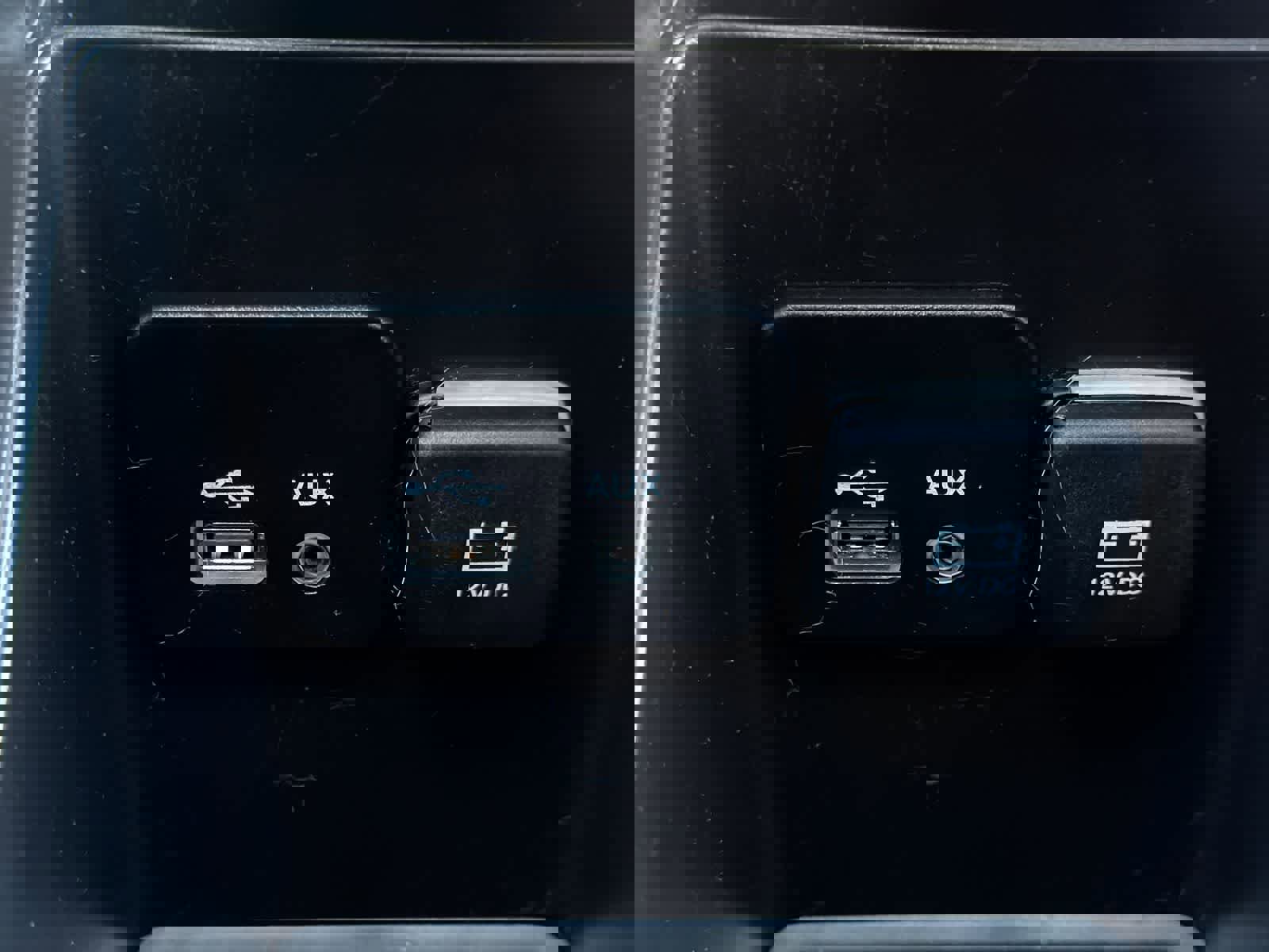 Used 2016 Chrysler 200 Limited w/ Anniversary Edition image 32