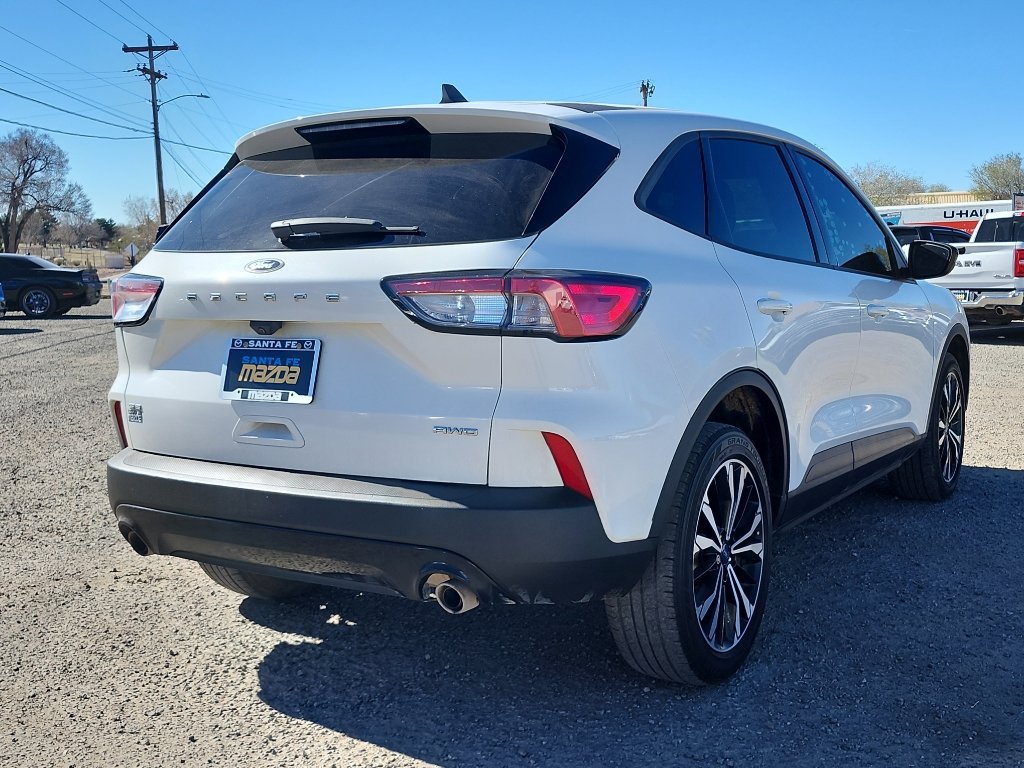Used 2021 Ford Escape SE w/ SE Sport Appearance Package image 6
