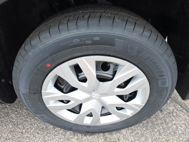 New 2026 Toyota Corolla Cross L image 6