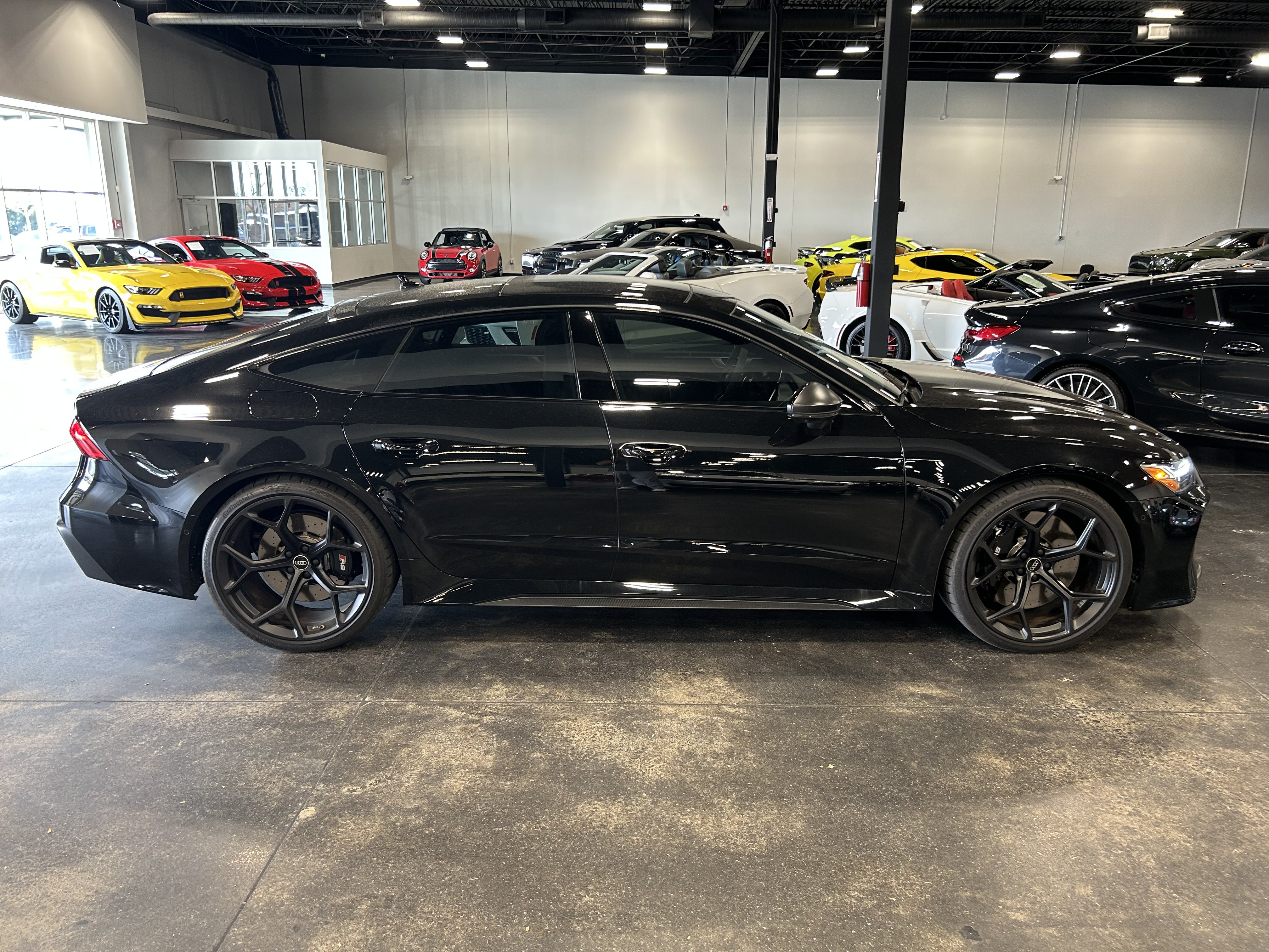 Used 2025 Audi RS 7 Performance AWD/4WD image 2
