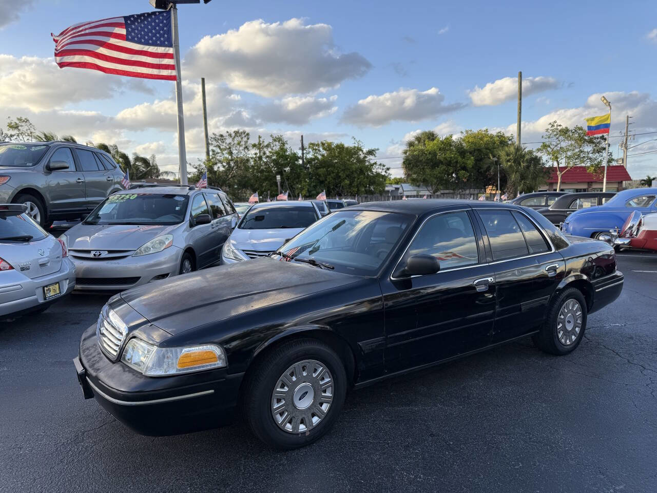Used 2005 Ford Crown Victoria Police Interceptor RWD image 2