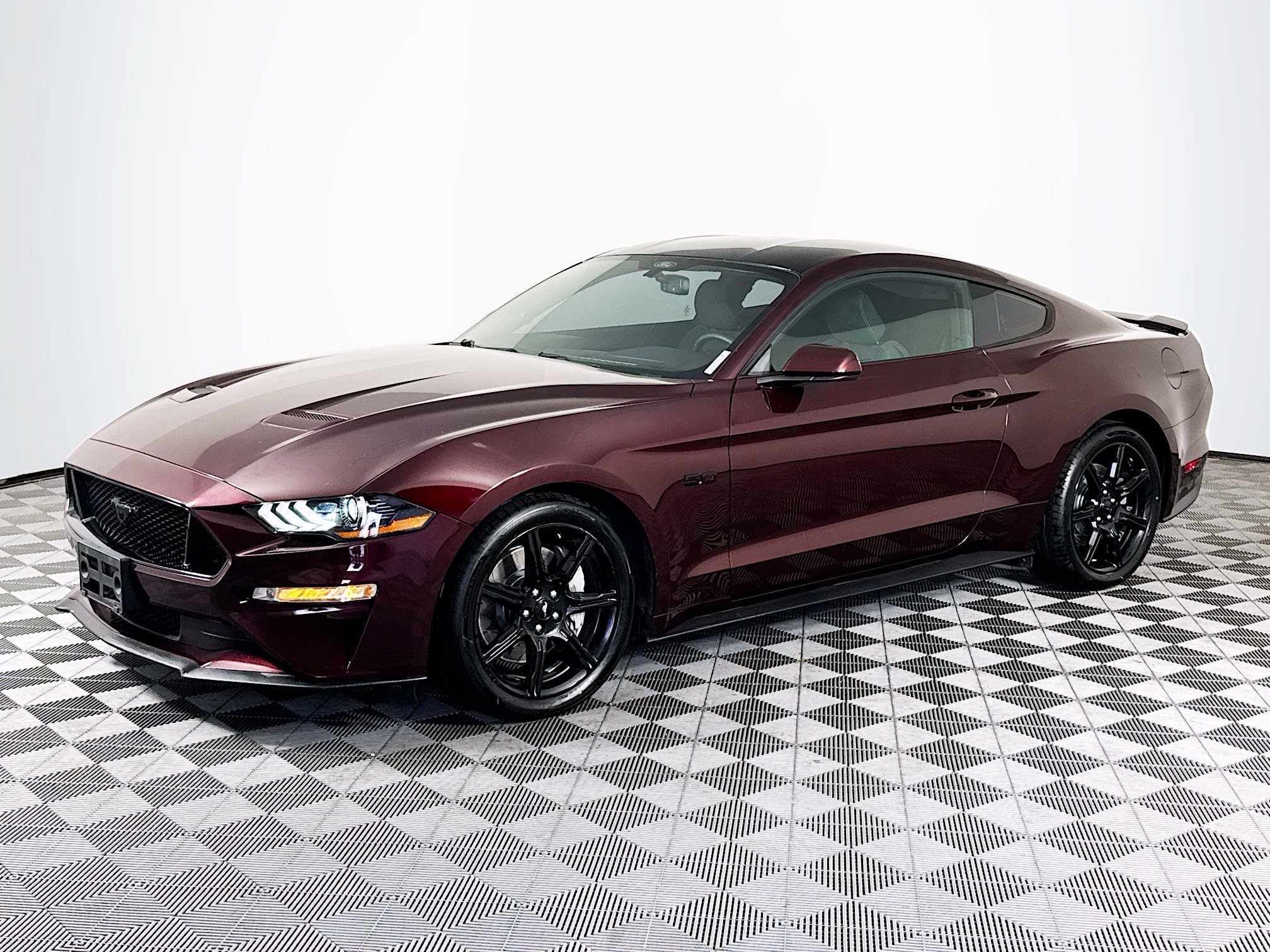 Used 2018 Ford Mustang GT w/ Black Accent Package RWD image 4