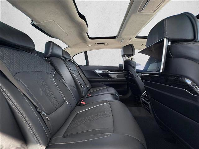 Used 2022 BMW M760i xDrive w/ Luxury Rear Seating Package AWD/4WD image 24
