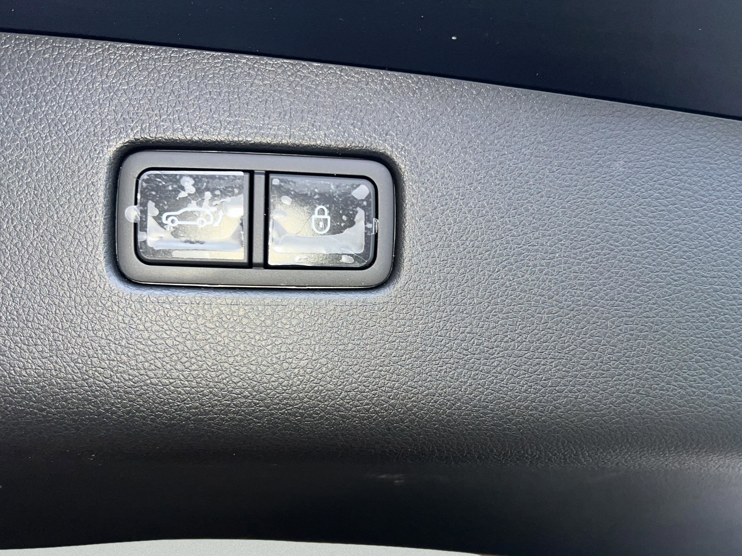 Used 2025 Genesis GV70 3.5T Sport w/ Sport Advanced Package AWD/4WD image 19