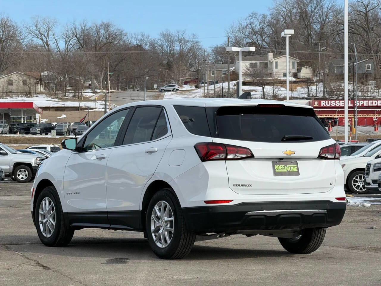 Used 2022 Chevrolet Equinox LT FWD image 2