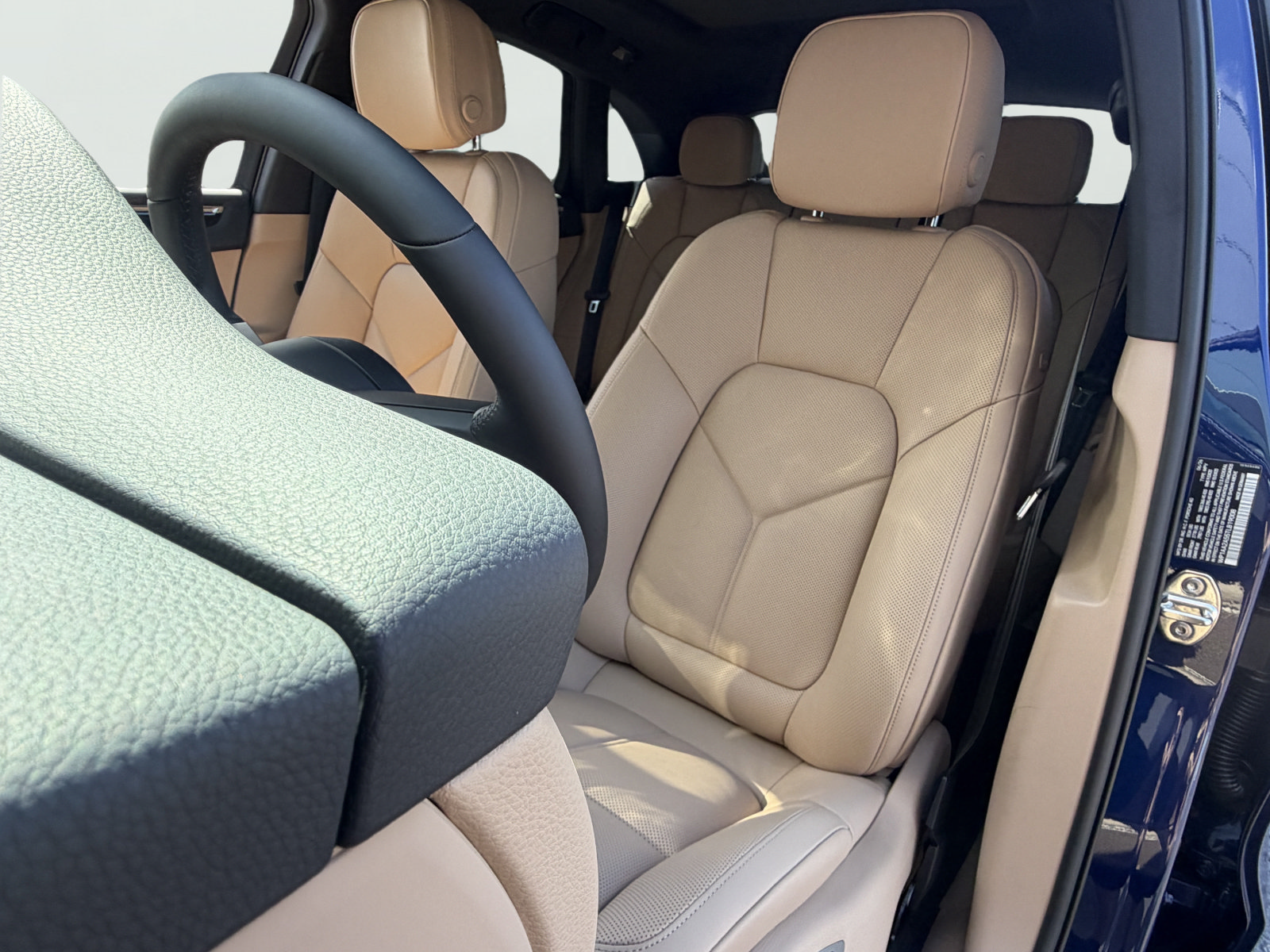 New 2026 Porsche Macan AWD/4WD image 5