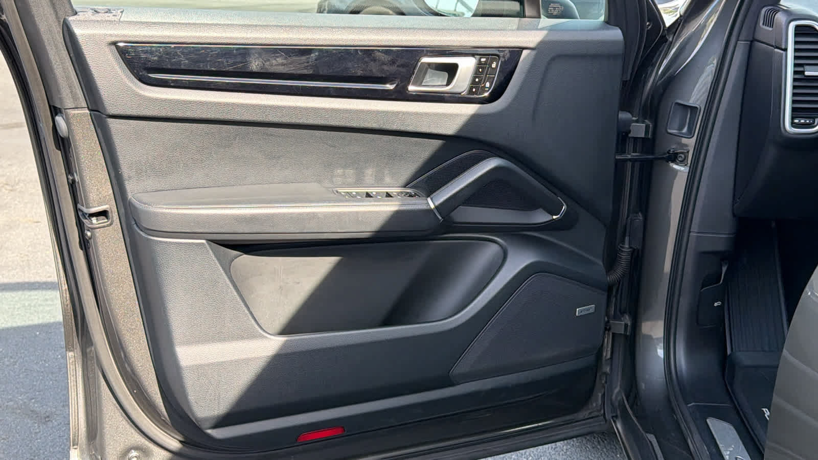 Used 2019 Porsche Cayenne AWD/4WD image 23