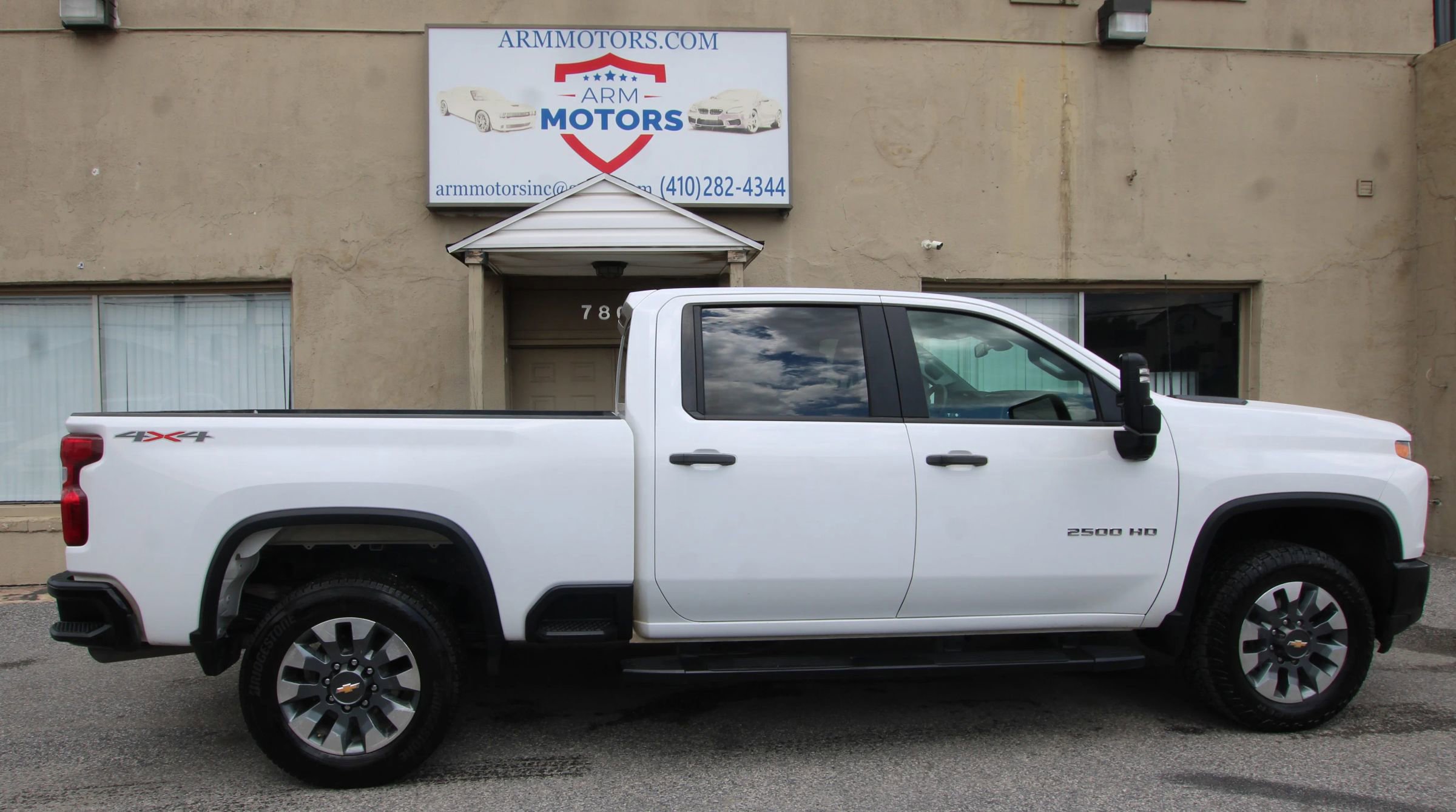 Used 2022 Chevrolet Silverado 2500 Custom w/ Custom Value Package AWD/4WD image 4