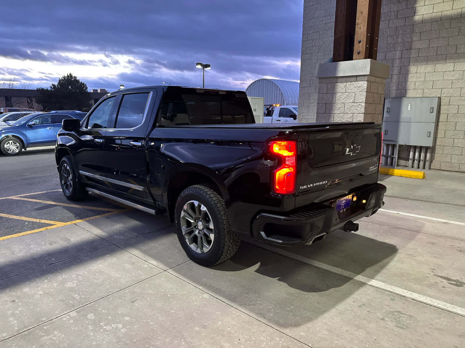 Certified 2023 Chevrolet Silverado 1500 High Country w/ Technology Package image 6