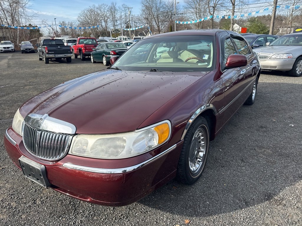 Used 2000 Lincoln Town Car Cartier image 1