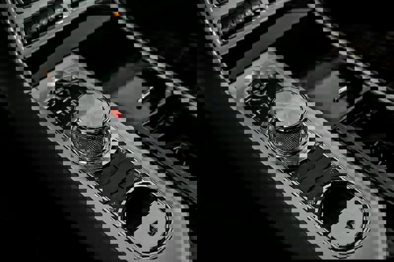 Used 2015 Jaguar XF Portfolio image 33