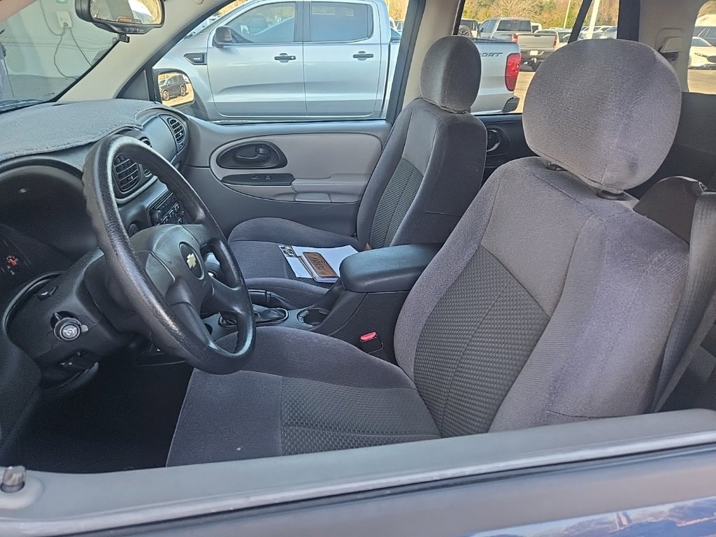 Used 2009 Chevrolet TrailBlazer LT image 3