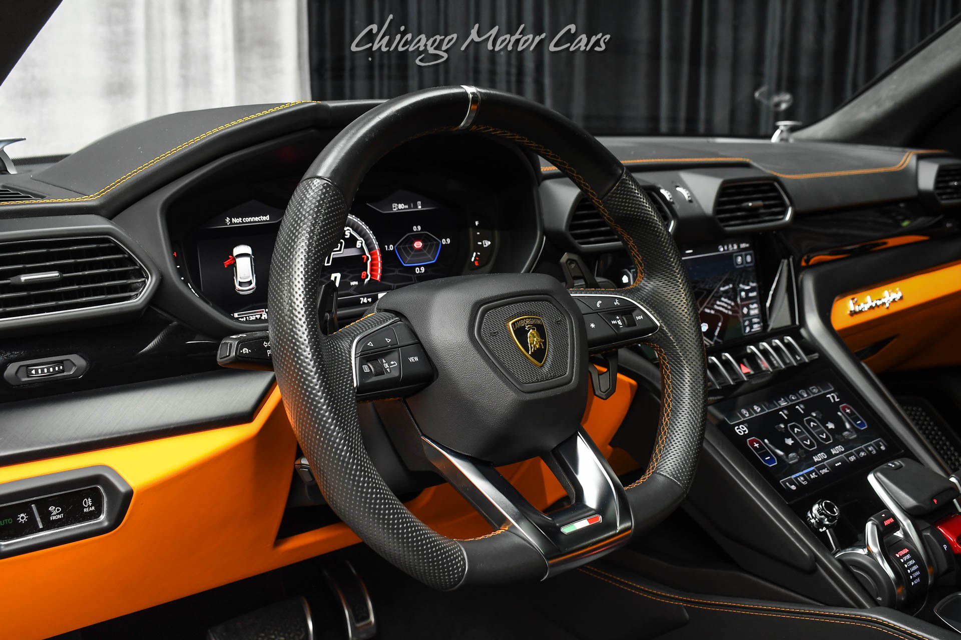 Used 2021 Lamborghini Urus AWD/4WD image 9