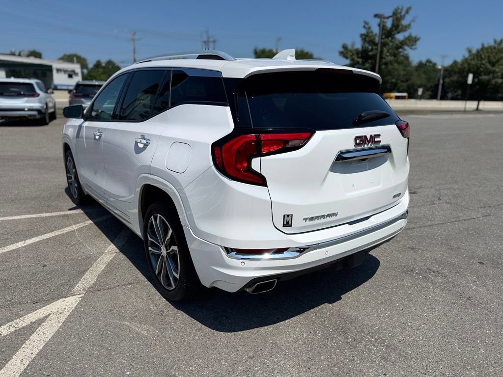 Used 2020 GMC Terrain Denali w/ Denali Premium Package AWD/4WD image 4